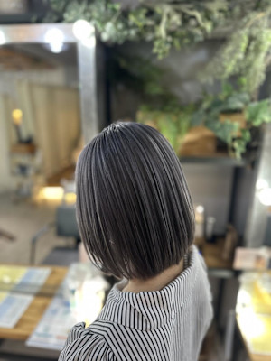 シルバーグレージュ