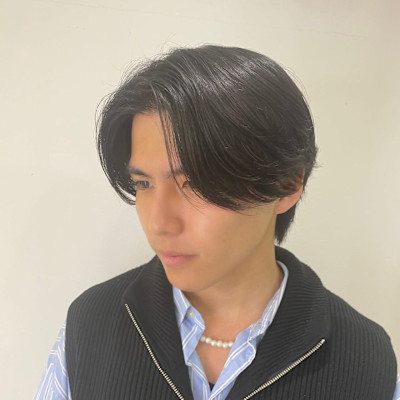 ニュアンスパーマセンターパートコンマヘアツーブロック刈り上げ