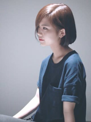 くびれヘアアプリコットオレンジ夏ハイライトカラー丸型卵型ボブ