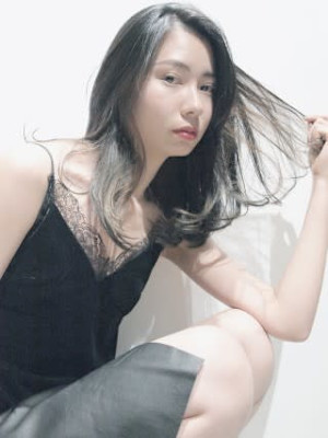 縮毛矯正ストレー トくびれヘア夏ハイライトカラーロングヘア