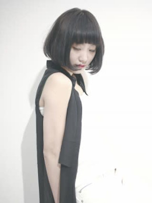 くびれヘアアプリコットオレンジ夏ハイライトカラー丸型卵型ボブ