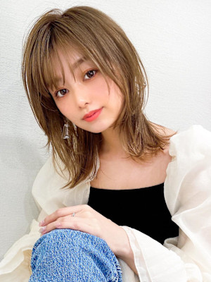 シースルーぱっつん前髪で結んでかわいいフェイスレイヤー