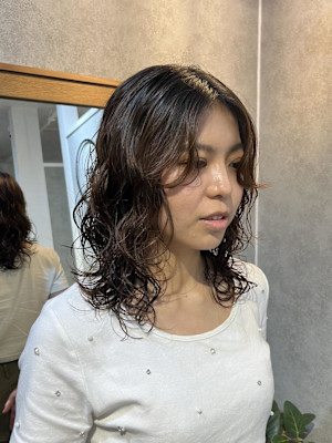 ♪顔周りレイヤーを活かしたウルフパーマ