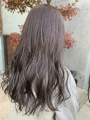 ◯赤みを抑えた透明感グレージュ◯