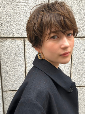 #ボブ #切りっぱなしボブ #前下りボブ #顔周りレイヤー 