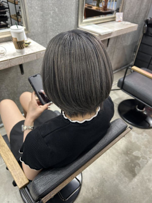 シルバーグレー