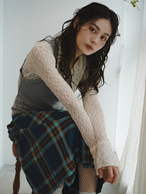 ロングパイラルカールセンター分けバング