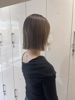 柔らかベージュ