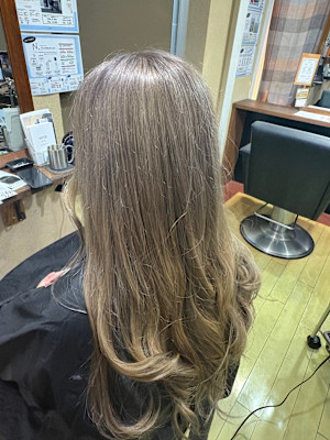 グレージュカラー