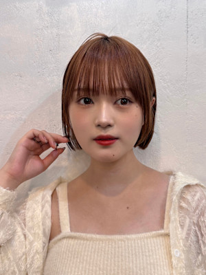 丸ボブ　ストレート　フェミニン　イエベカラー　艶カラー