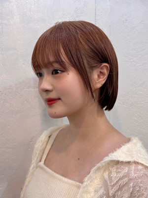 丸ボブ　ストレート　フェミニン　イエベカラー　艶カラー