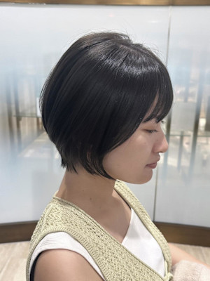 ひし形ショートヘア、水素カラー、透明感カラー