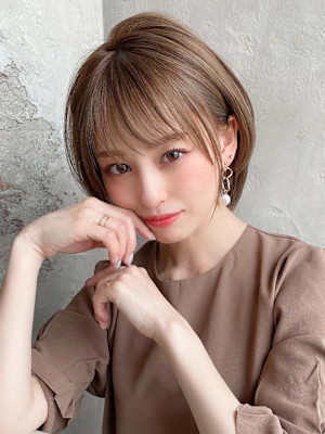 前下がりショートボブで絶壁解消小顔に見えるひし形シルエット