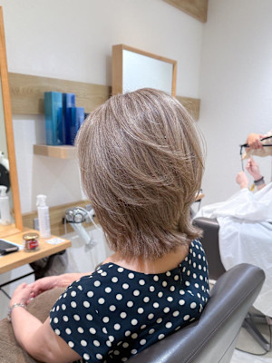 白髪ぼかし細めハイライト30代40代50代ブルーグレージュ