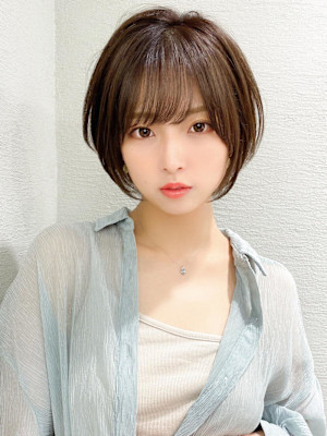 30代40代に人気の大人かわいい前髪ありのくびれショート