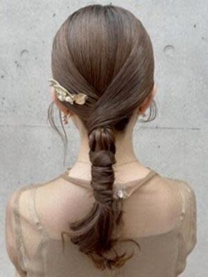 #皮ひもヘアセット　#大人のポニーテール