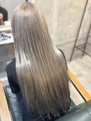 シルバーカラー/ロングヘア