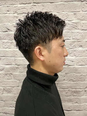 ツーブロックショート×緩アイロンパーマ