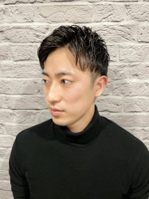 ツーブロックショート×緩アイロンパーマ