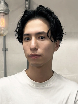 海外風ニュアンスパーマ　センターパート