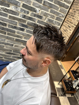 スキンフェード×フェザーアップ