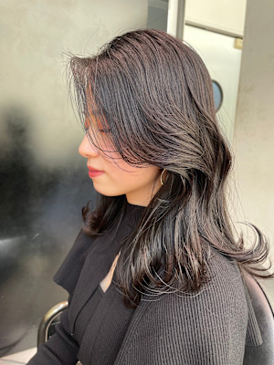 韓国ヘア/小顔ヘア/かきあげ/グレージュ/顔まわりレイヤー