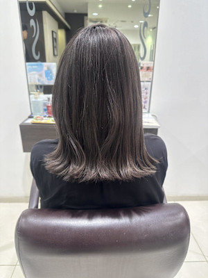 暗めベージュカラー