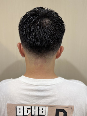 かき上げバング束感フェードショート