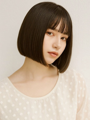 丸みボブ 前髪カットアッシュブラウン 切りっぱなしボブ 艶髪
