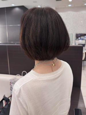 首元すっきりショートボブ