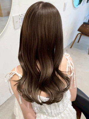 オリーブグレージュ