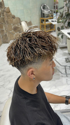 スパイラルパーマ/特殊パーマ／ツーブロック／縦落ちツイスト