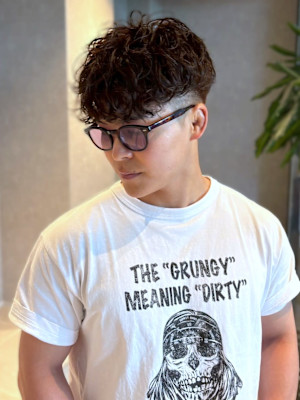 スペインカール 刈り上げ スパイラルパーマ 眉毛カット