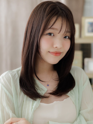 シースルーバングウルフミディアムレイヤー　くすみベージュ