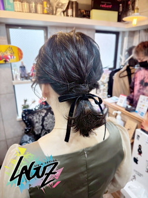 【ヘアセット】 黒リボンが映える大人の上品ローポニー 
