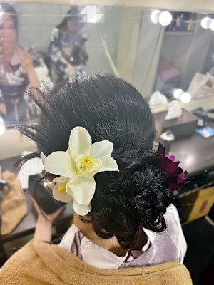 【ヘアセット】 浴衣 シニヨン風 白花飾り付き ゆるふわまと