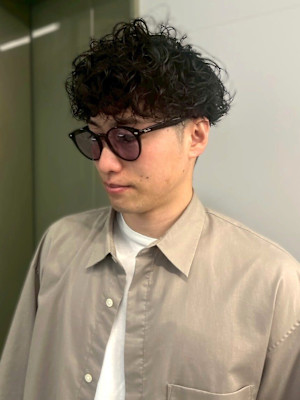 波巻きスパイラルパーマ 眉毛カット ツーブロック 20代