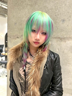 スラッシュカラー　デザインカラー　ハイトーン　表参道/原宿