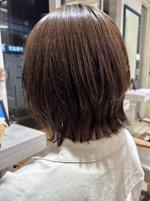 ウルフボブ／外ハネ