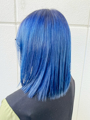 ブリーチオンカラー/ブルー/切りっぱなしBOB