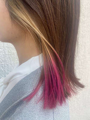 インナーピンクグラデーション/切りっぱなしボブ/外ハネ