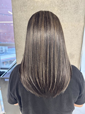 コントラストハイライト/白髪ぼかしハイライト/レイヤーカット