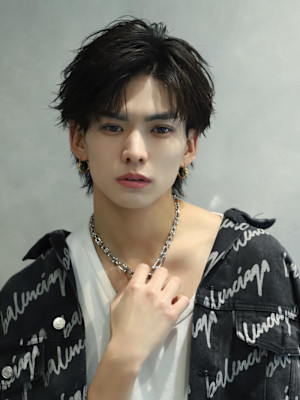 ツーブロックフェザーショート