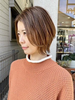 垢抜ける外ハネくびれボブ