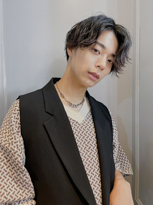 センターパートニュアンススパイラルパーマ横浜