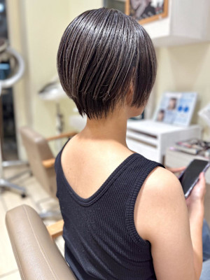 360°美シルエット。小顔魅せ×軽やか立体ショート