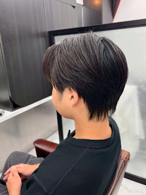 センターパート　ミニウルフ　黒髪　10代　20代