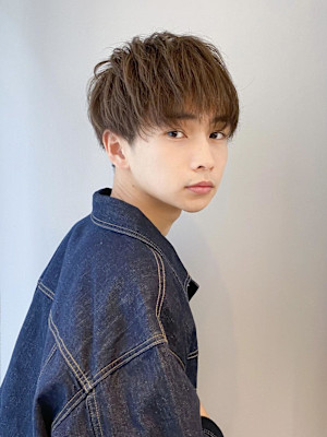 フェザーパーマ刈り上げショートブルーグレー横浜