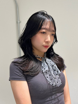 ミディアムレイヤーフェイスレイヤーくびれヘア艶髪