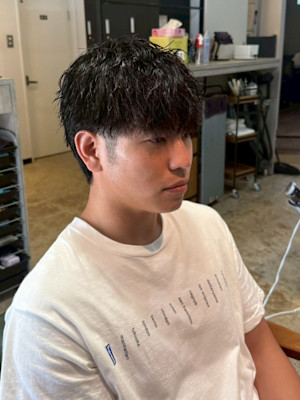 ソフトツイストスパイラル　マッシュウルフ　ツーブロック　